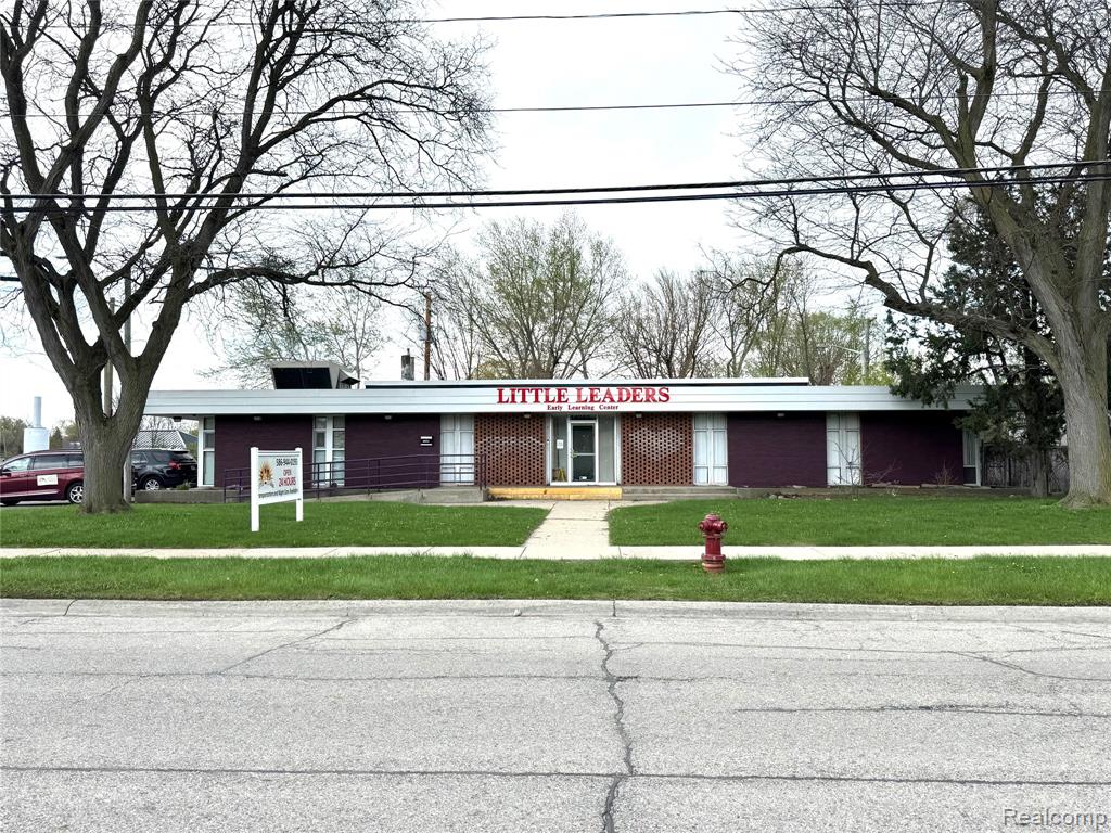 14060 Stephens Road, Warren, MI 48089