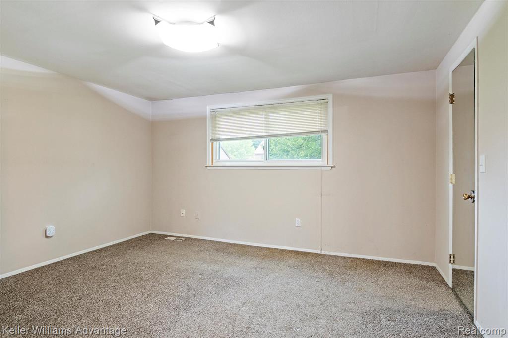 28663 LOWELL N, Southfield, MI 48076 — Photo 20