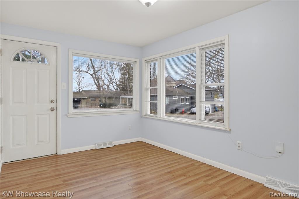 1860 Ladd Road, Wolverine Lake, MI 48390 — Photo 10