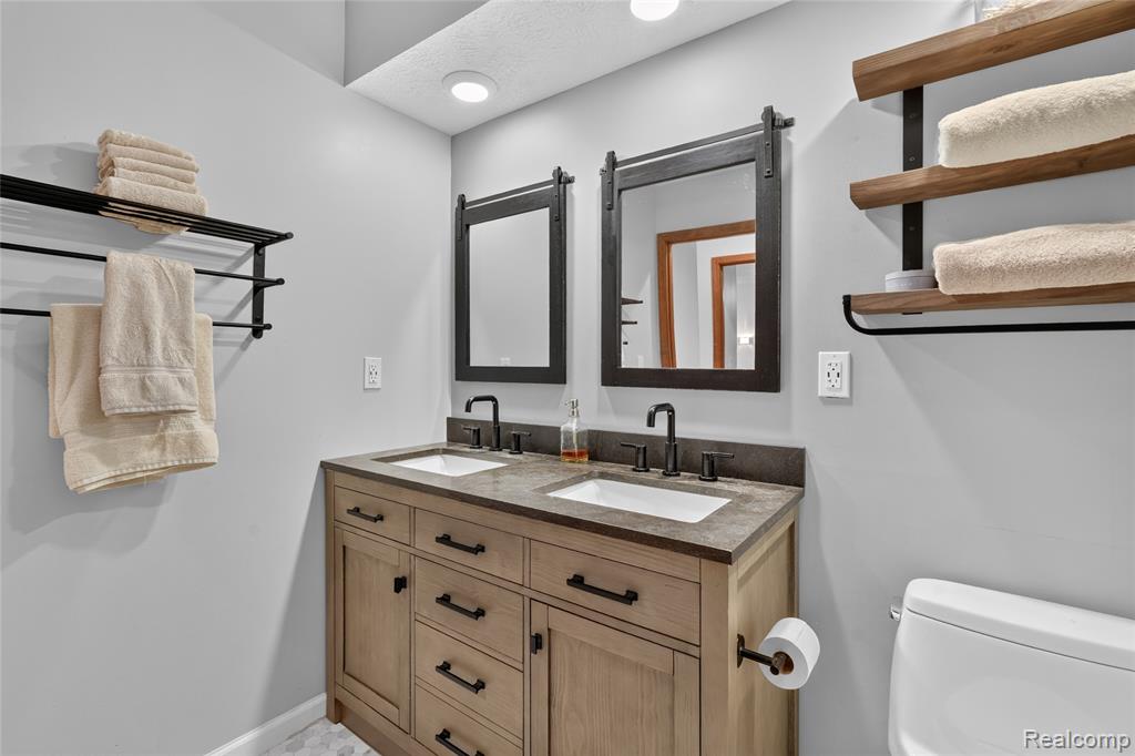 8655 Joey Drive, Pinckney, MI 48169 — Photo 25