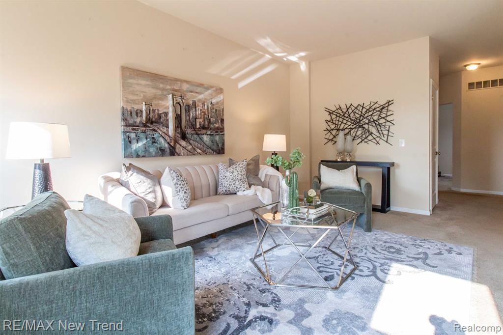 24485 ROSEMONT Drive, South Lyon, MI 48178 — Photo 8