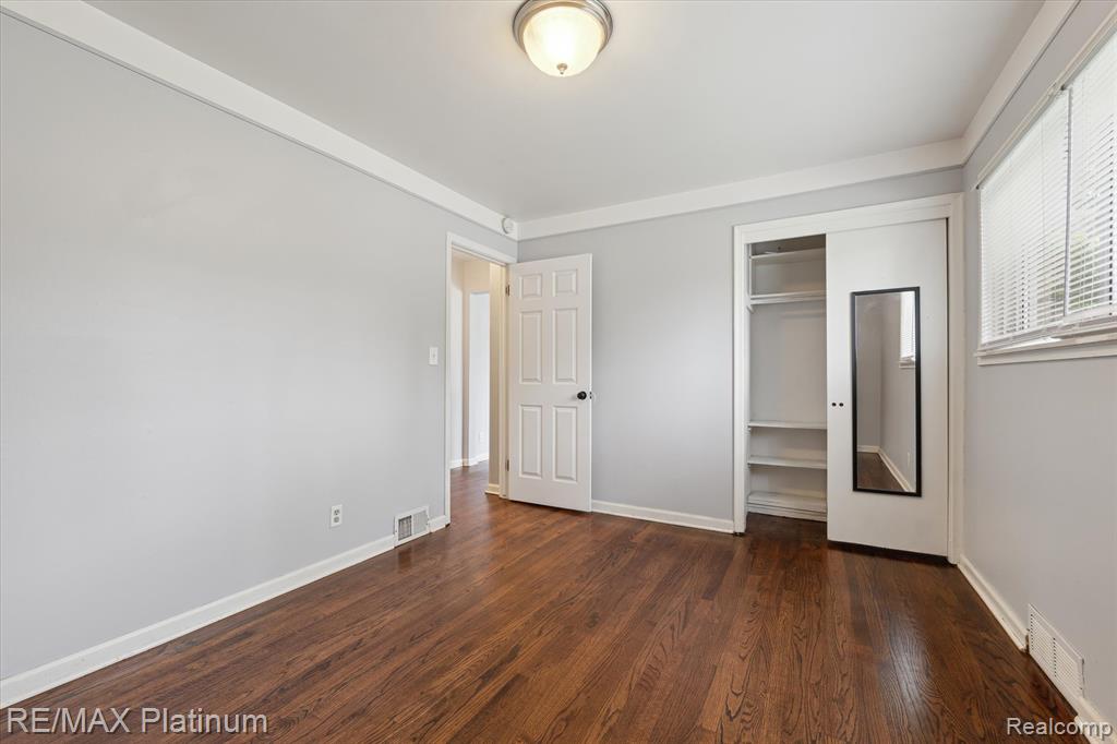 8685 Terri Drive, Westland, MI — Photo 18