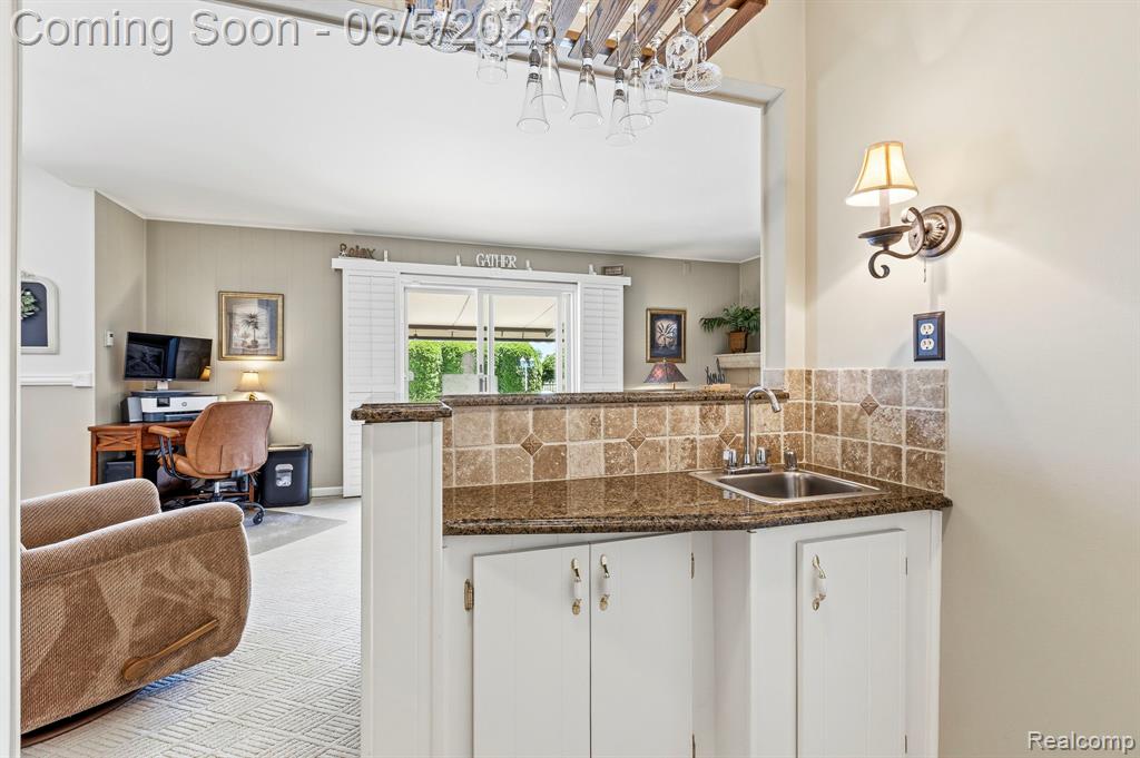 32040 Cambridge Drive, Warren, MI 48093 — Photo 24