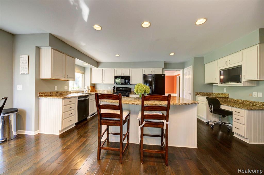 702 Westhills Drive, South Lyon, MI 48178 — Photo 29