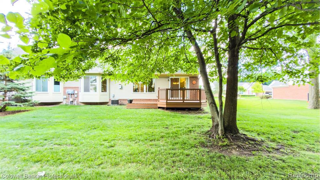5711 Ortman Drive, Sterling Heights, MI 48314 — Photo 45