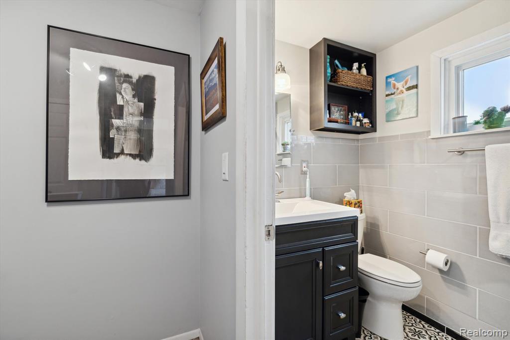 1915 SHEFFIELD Drive, Ypsilanti, MI 48198 — Photo 23