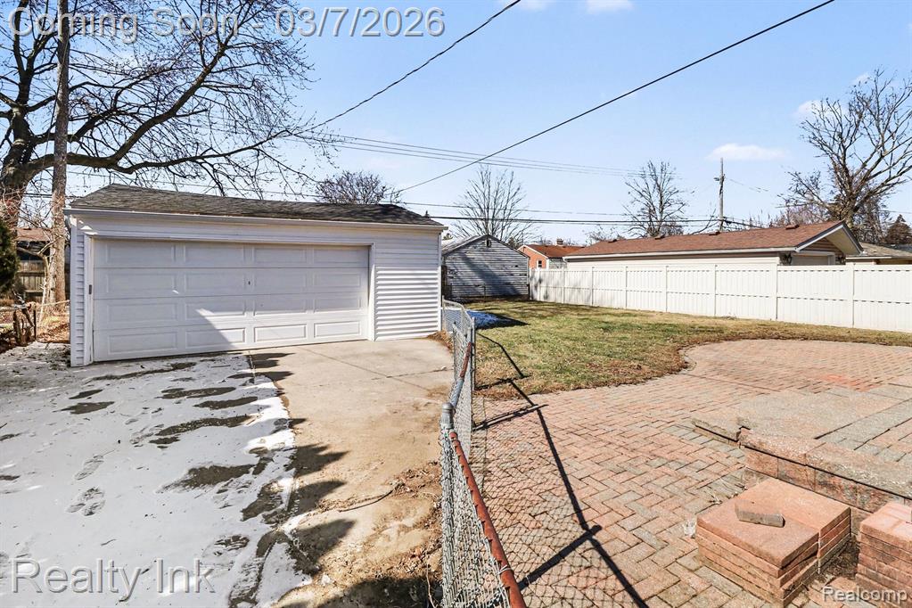9815 Shadyside Street, Livonia, MI 48150 — Photo 11