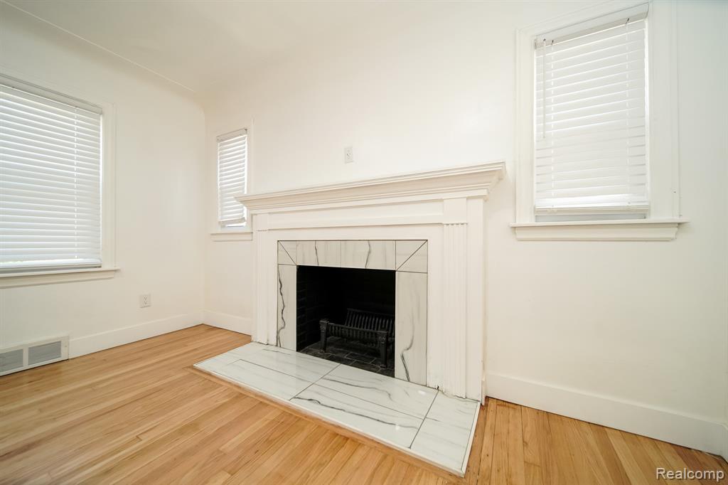243 Newport Street, Detroit, MI 48215 — Photo 13