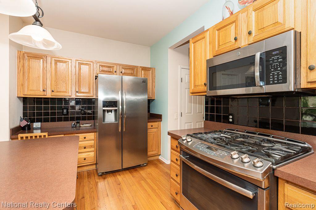 7914 BROOKWOOD Drive, Clarkston, MI 48348 — Photo 13