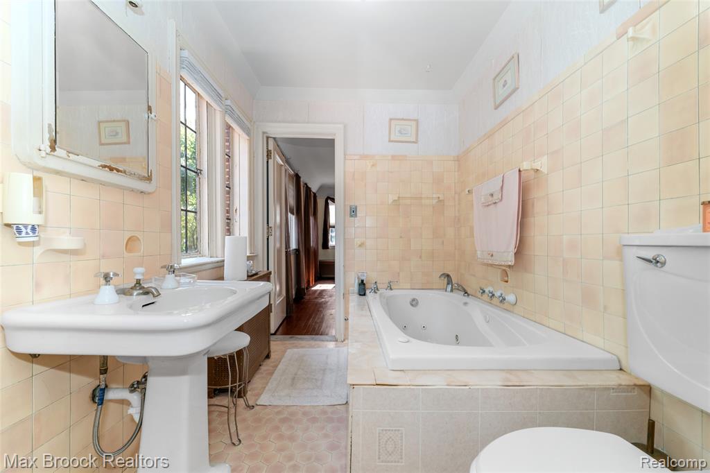 19331 Berkeley Road, Detroit, MI 48221 — Photo 40