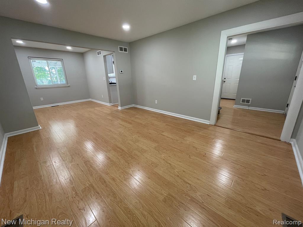 2427 CARRIAGE Way, Ypsilanti, MI 48197 — Photo 31