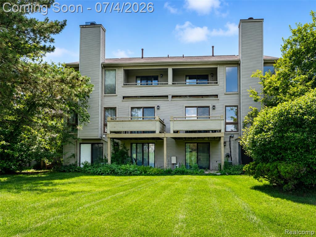 754 Ashley Circle, Rochester Hills, MI 48307 — Photo 2