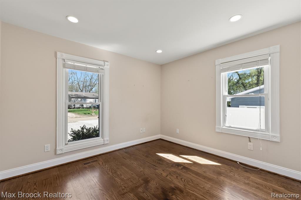 2375 Lakeside Drive, Highland, MI 48356 — Photo 22