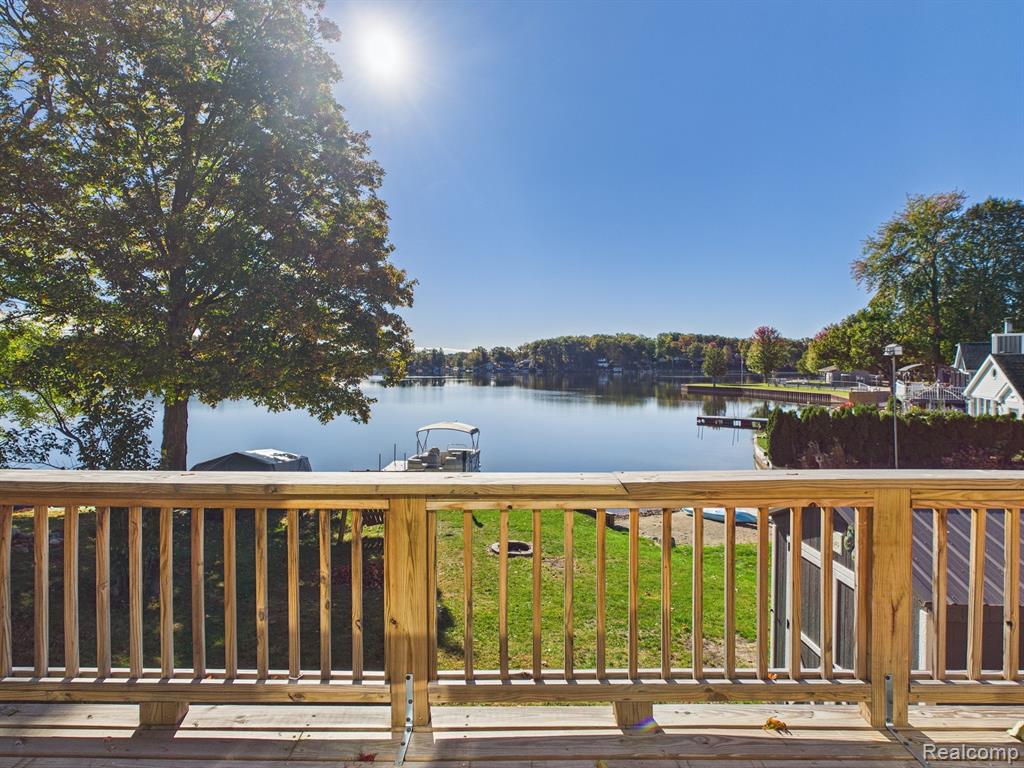 408 Peninsula Drive, Columbiaville, MI 48421 — Photo 28