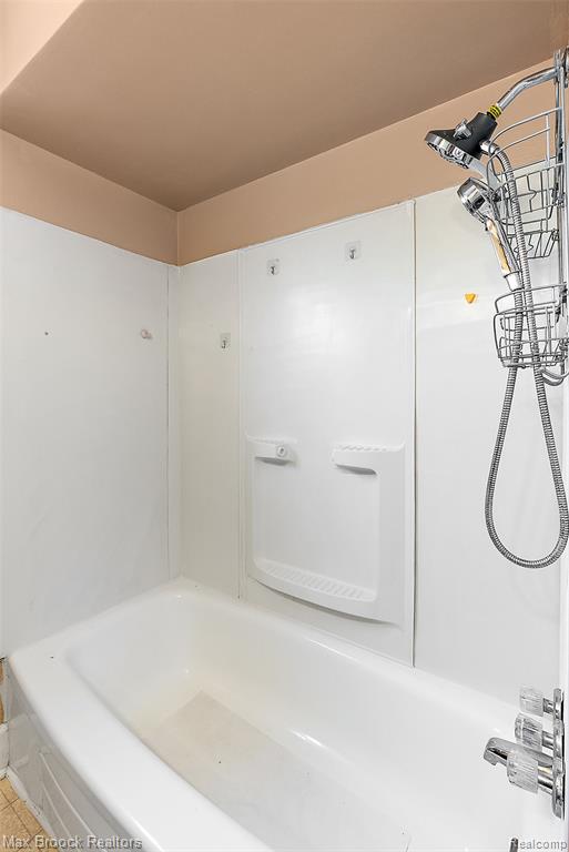 41 E Madge Avenue, Hazel Park, MI 48030 — Photo 15