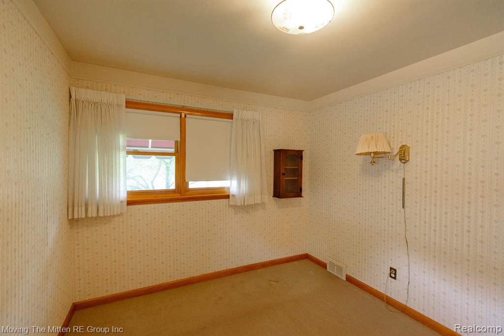 9668 Farmington Road, Livonia, MI 48150 — Photo 14