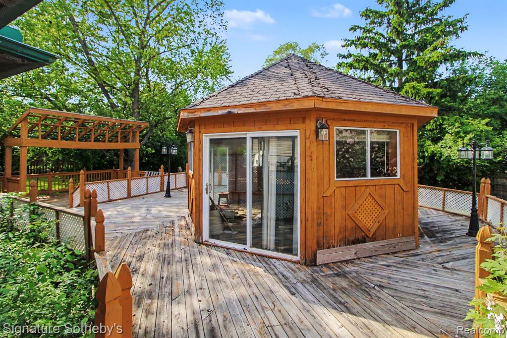 2067 Champagne Drive, Ann Arbor, MI 48108 — Photo 23