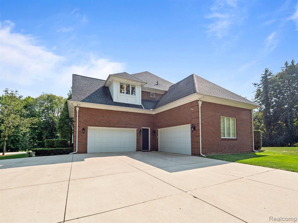 810 HIGHWOOD Drive, Bloomfield Hills, MI 48304 — Photo 42