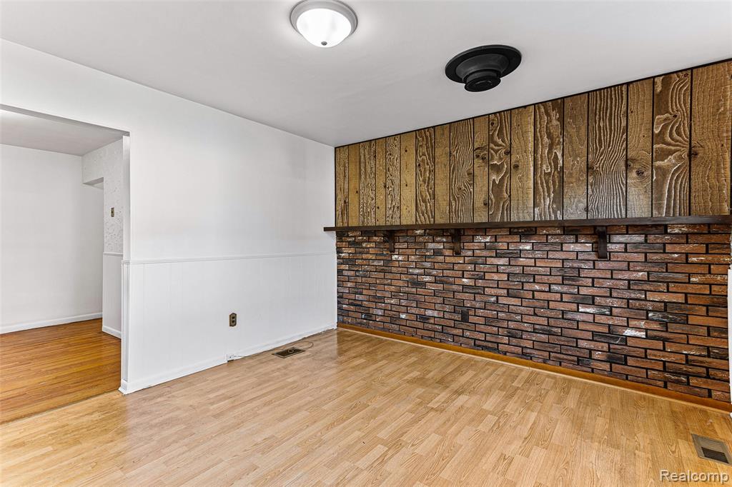 5743 Plainfield Street, Dearborn Heights, MI 48127 — Photo 19