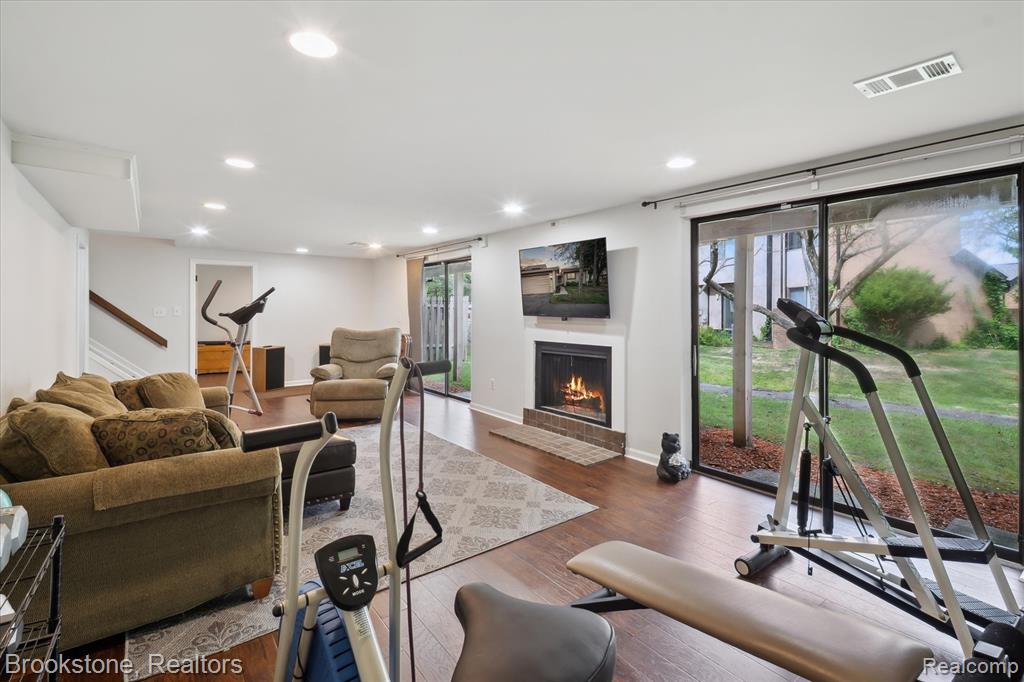 5195 Richard Run, West Bloomfield, MI — Photo 34
