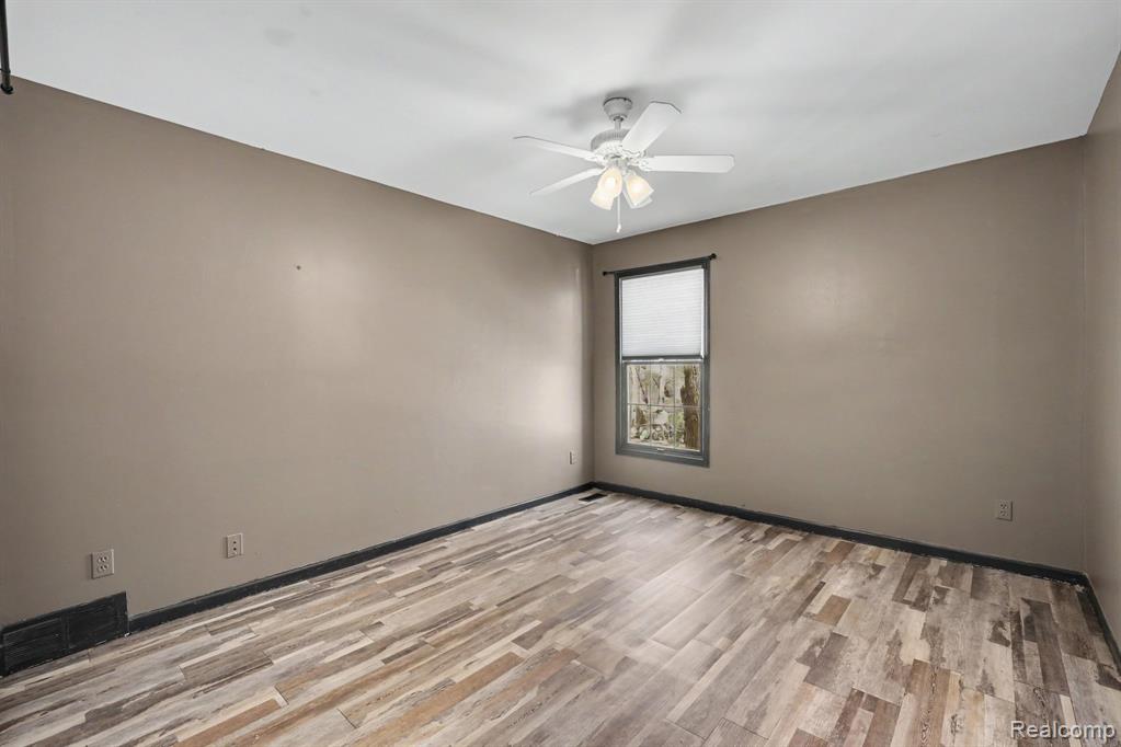 4725 Hickory Drive, Highland, MI 48356 — Photo 16