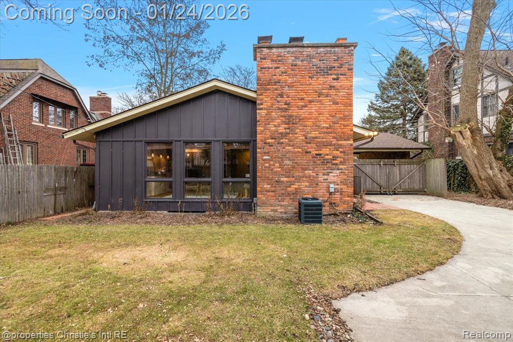 765 Barrington Road, Grosse Pointe, MI 48230 — Photo 9