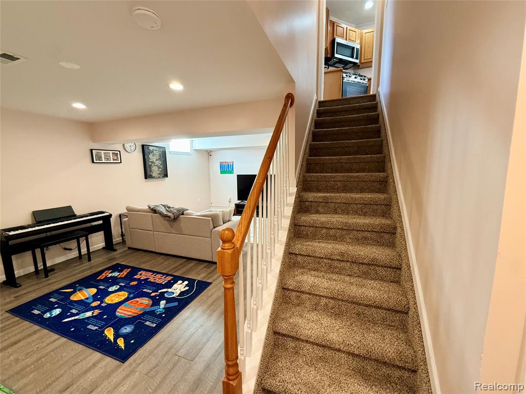 7586 Paradise Drive, Grand Blanc, MI 48439 — Photo 39