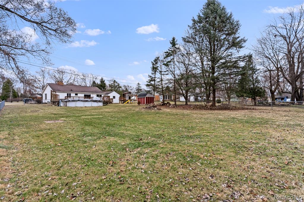 724 NICHOLS Road, Auburn Hills, MI 48326 — Photo 33
