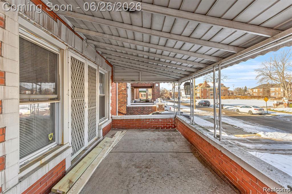 2015 Gladstone Street, Detroit, MI 48206 — Photo 4