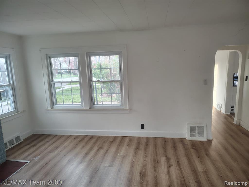 15092 Faust Avenue, Detroit, MI 48223 — Photo 5