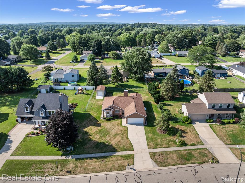 636 Vincent Street, Pinckney, MI 48169 — Photo 2