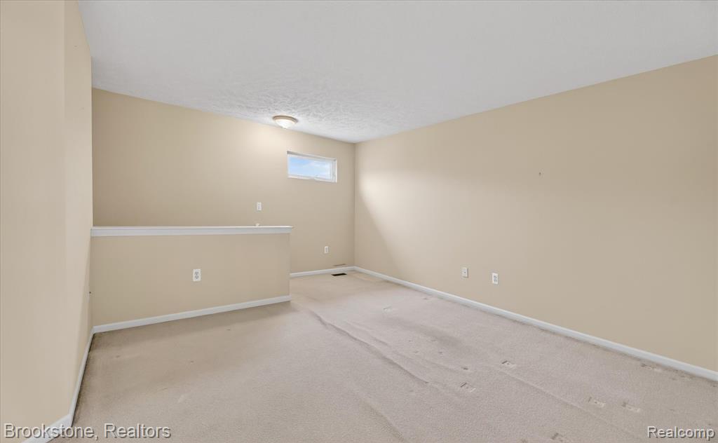 986 Spirea, 44, Howell, MI 48843 — Photo 20