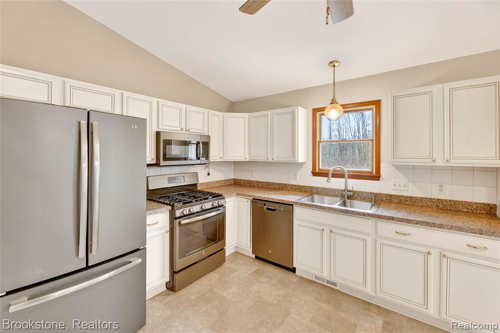 42645 Riggs Road, Van Buren, MI 48111 — Photo 13