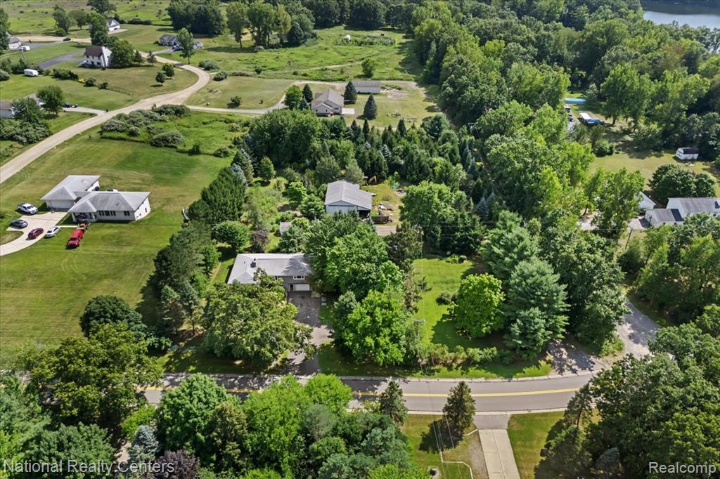 1785 Middle Road, Highland, MI — Photo 50