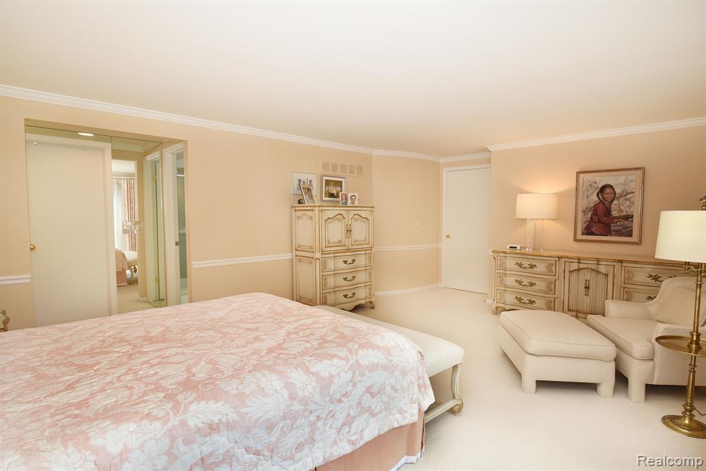 1943 PINE RIDGE Court, Bloomfield Hills, MI 48302 — Photo 26