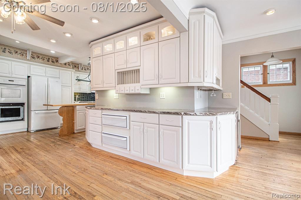 9820 BYROMAR Lane, Grosse Ile, MI 48138 — Photo 8
