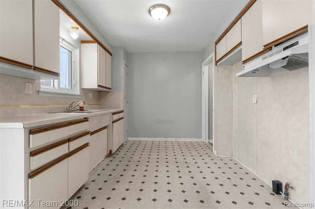 19431 STEPHENS, Eastpointe, MI 48021 — Photo 11