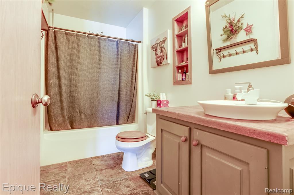 8662 Mason Road, Yale, MI 48097 — Photo 13