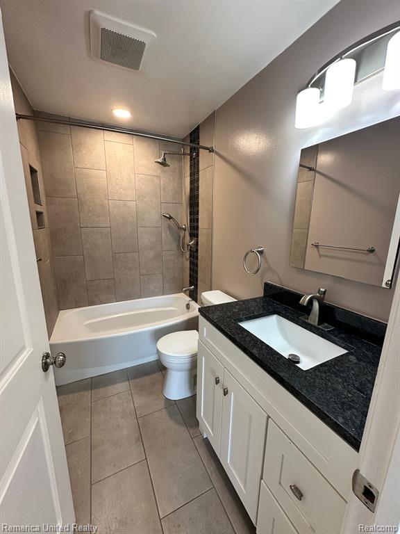 39717 VILLAGE WOOD Lane, Novi, MI — Photo 10