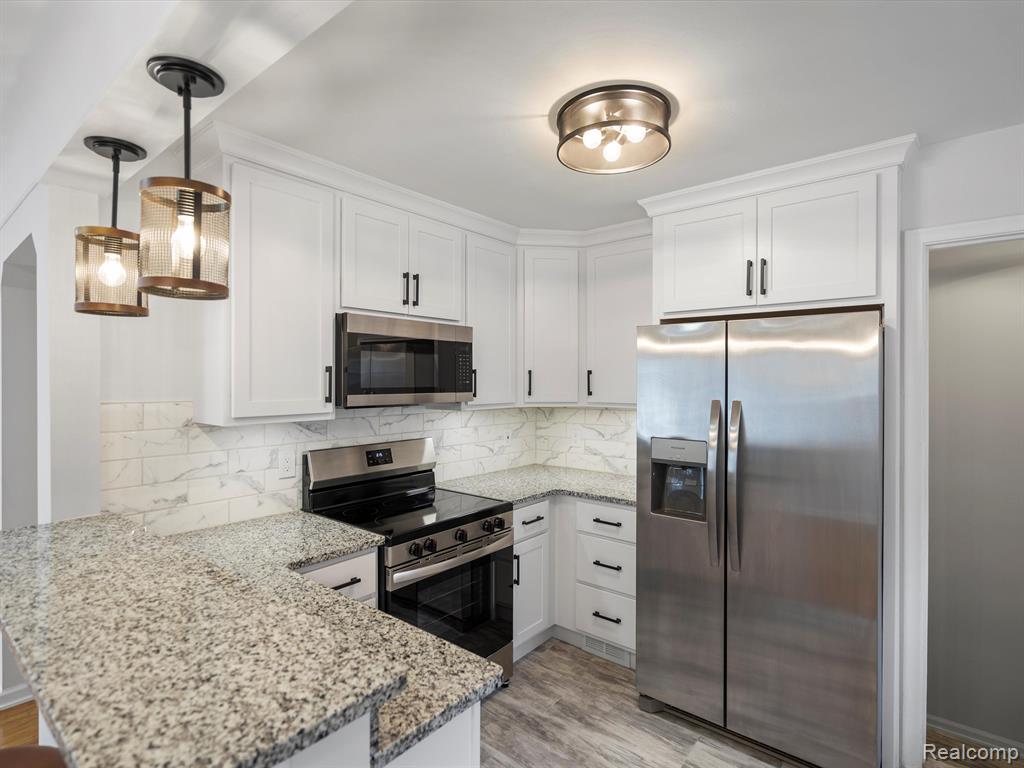 9120 SARASOTA, Redford, MI 48239 — Photo 8