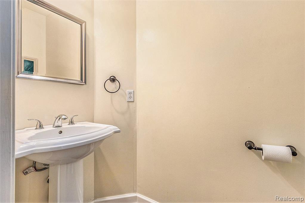 7346 HOGAN Drive, Ypsilanti, MI 48197 — Photo 10