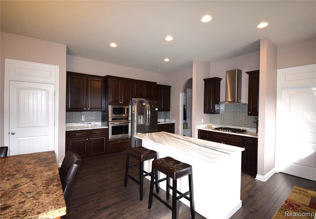 55752 Timbers Edge Drive, Utica, MI 48316 — Photo 9