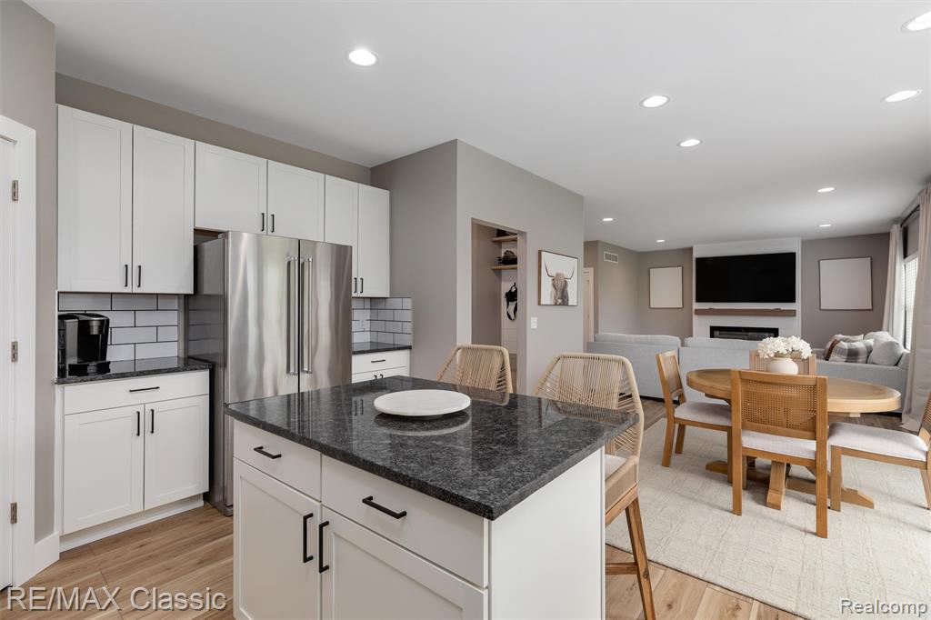 801 Kestrel Court, South Lyon, MI 48178 — Photo 16