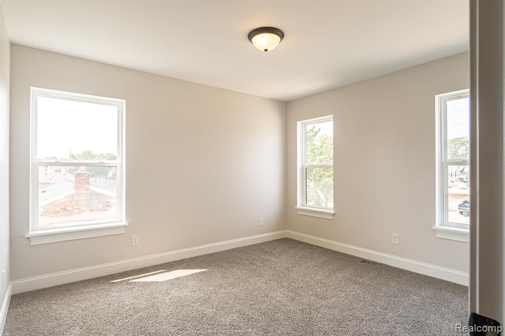 1876 McKinley Street, Wyandotte, MI 48192 — Photo 45