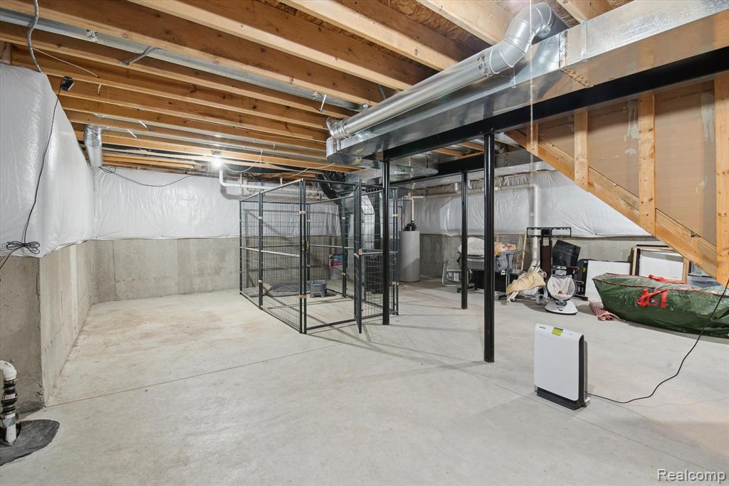 9998 ROLAN MEADOWS Drive, Belleville, MI 48111 — Photo 49
