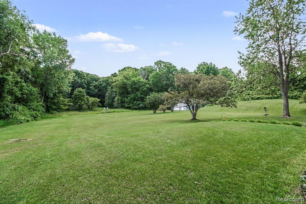 9100 Pine Knob Road, Clarkston, MI 48348 — Photo 41