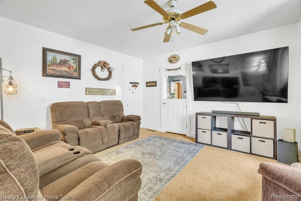 727 Minnie Street, Port Huron, MI 48060 — Photo 9