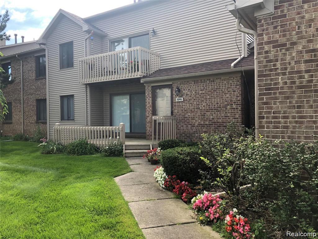 7095 ELMHURST DRIVE, West Bloomfield, MI — front exterior