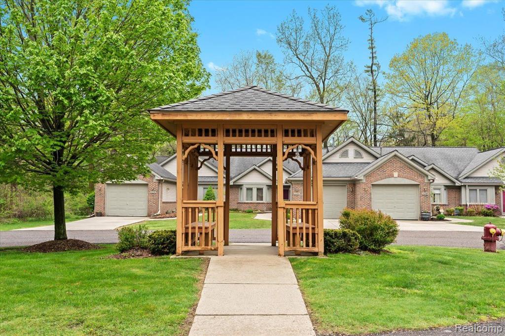 21290 JUNIPER Court, 76, Farmington Hills, MI 48336 — Photo 18