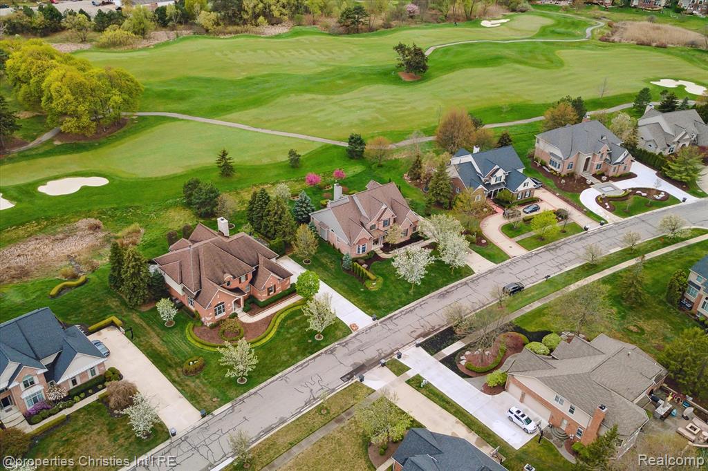 45653 TOURNAMENT Drive N, Northville, MI 48168 — Photo 85